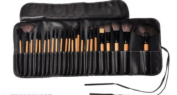 Coffret cadeau de 24 pinceaux de maquillage professionnels pour sourcils, poudre, fond de teint et fards à paupières.