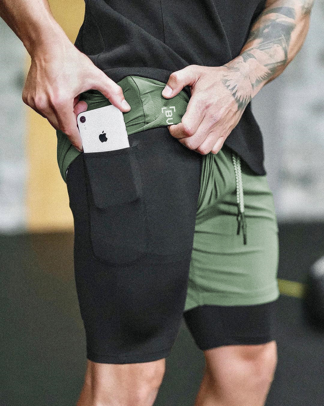 Short de compression à poches