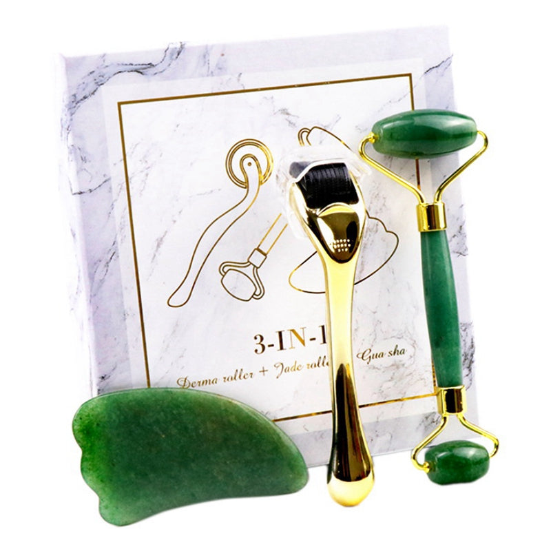 Ensemble de beauté spa comprenant un rouleau de massage en cristal et en jade à micro-aiguilles, une planche exfoliante pour le visage et des accessoires pour le visage.