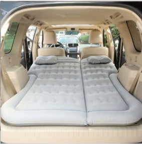 Le lit gonflable pour siège arrière de voiture est pliable.