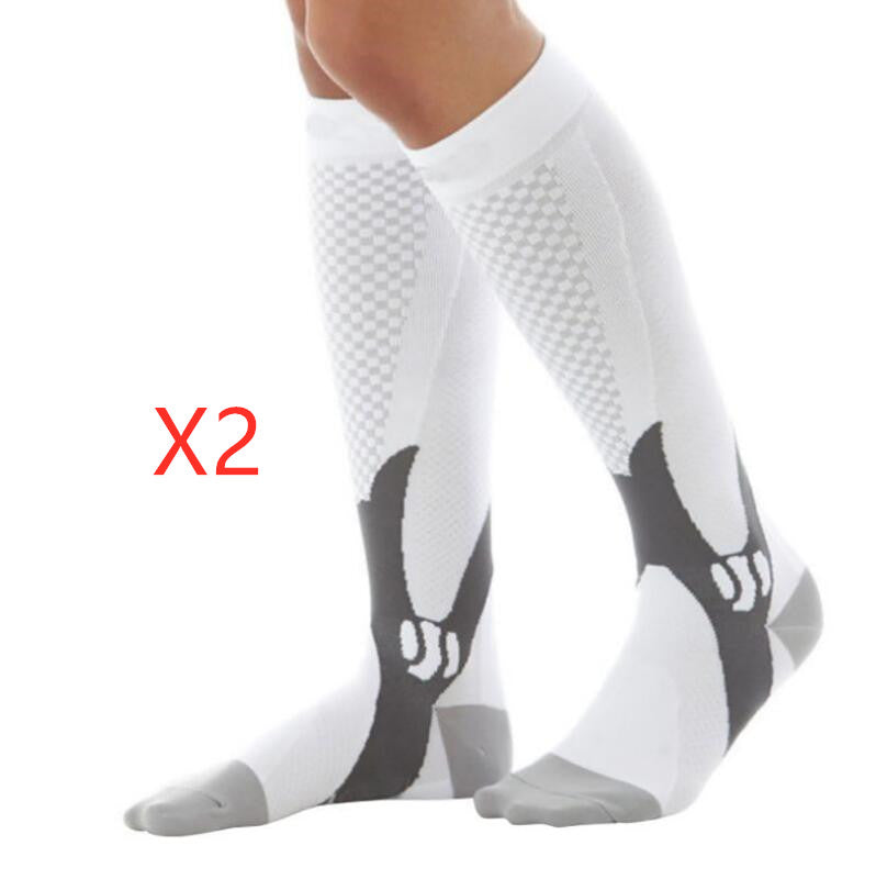 Chaussettes de compression pour hommes et femmes, coupe athlétique graduée optimale, idéales pour la course, les voyages en avion et pour améliorer l'endurance, la circulation et la récupération.