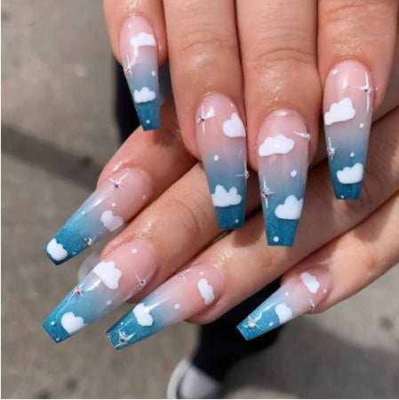 Porter des faux ongles souples et finis