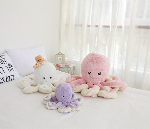 Bébé pieuvre en peluche