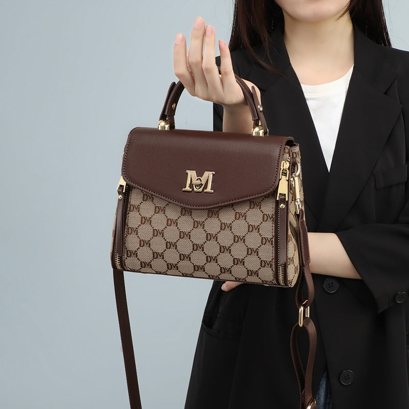 Sac bandoulière tendance au look sophistiqué et haut de gamme
