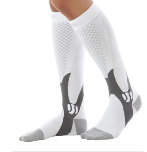 Chaussettes de compression pour hommes et femmes, coupe athlétique graduée optimale, idéales pour la course, les voyages en avion et pour améliorer l'endurance, la circulation et la récupération.