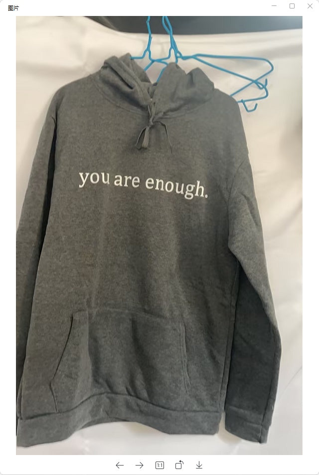 Chère personne derrière moi, le monde est meilleur grâce à toi. Avec tout mon amour, la personne devant toi. Sweat à capuche unisexe tendance, imprimé lettres, poche kangourou et cordon de serrage.