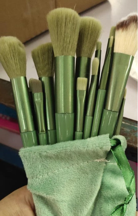 Ensemble de 13 pinceaux de maquillage : pinceau correcteur, pinceau blush, pinceau poudre, pinceau fard à paupières, pinceau highlighter, pinceau fond de teint, outils de beauté cosmétiques