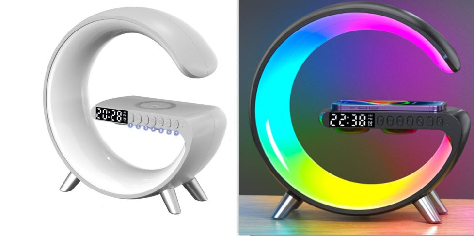 Lampe LED intelligente en forme de G avec enceinte Bluetooth, chargeur sans fil et application pour lampe d'ambiance. Contrôlez votre décoration de chambre.