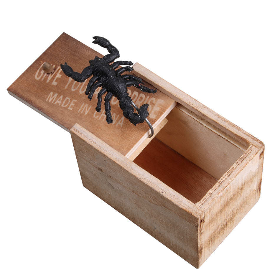 Boîte à farces en bois avec une araignée - Blague réaliste - Surprise pour le 1er avril - Jouet amusant et original - Cadeau pratique