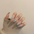 Porter des faux ongles souples et finis