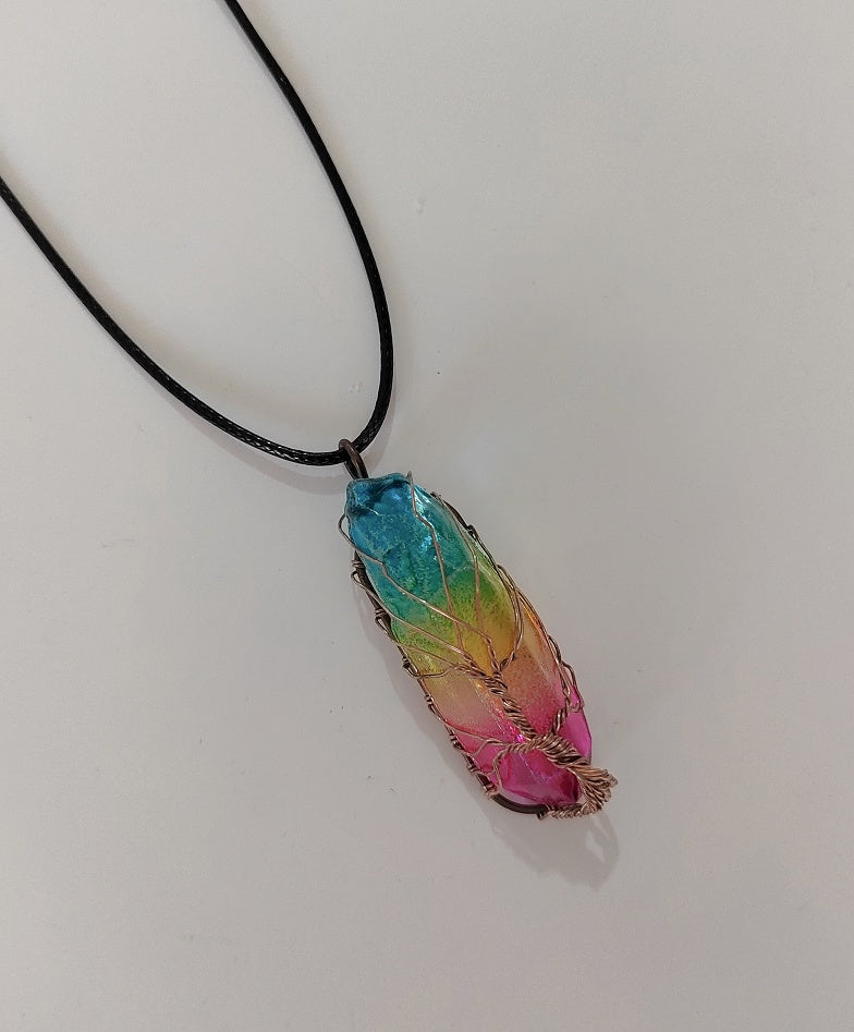 Pendentif Arbre de Vie en Cristal et Pierre, un bijou tendance très en vogue