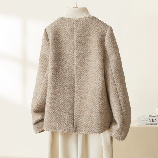 Manteau minimaliste luxueux en laine à manches coquille pour femme