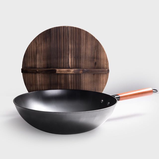 Poêle en fer traditionnelle, wok en fer fait main