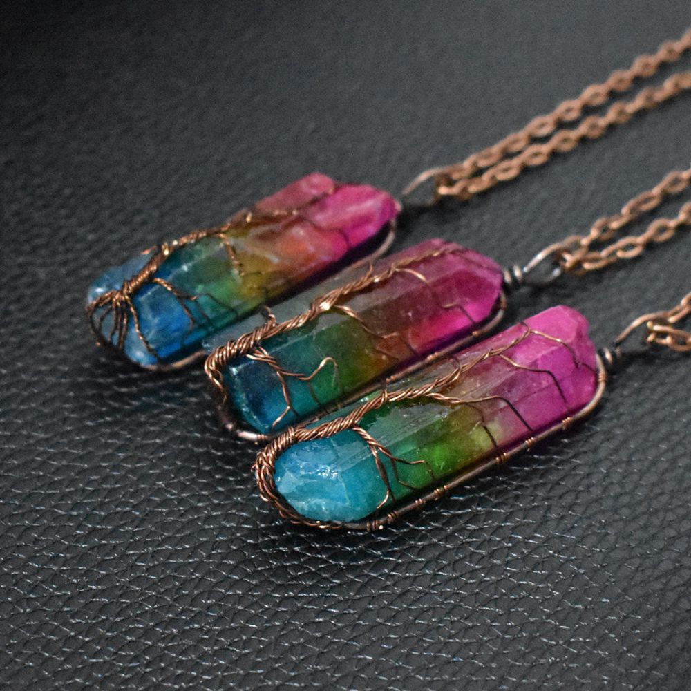 Pendentif Arbre de Vie en Cristal et Pierre, un bijou tendance très en vogue