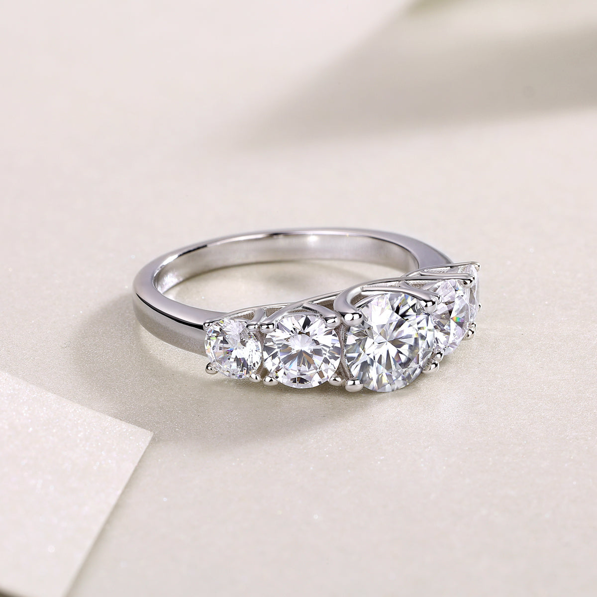 Bagues de luxe en diamant et en argent avec moissanite
