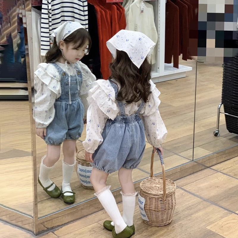 Ensemble fille - Short jean à bretelles et chemise fleurie