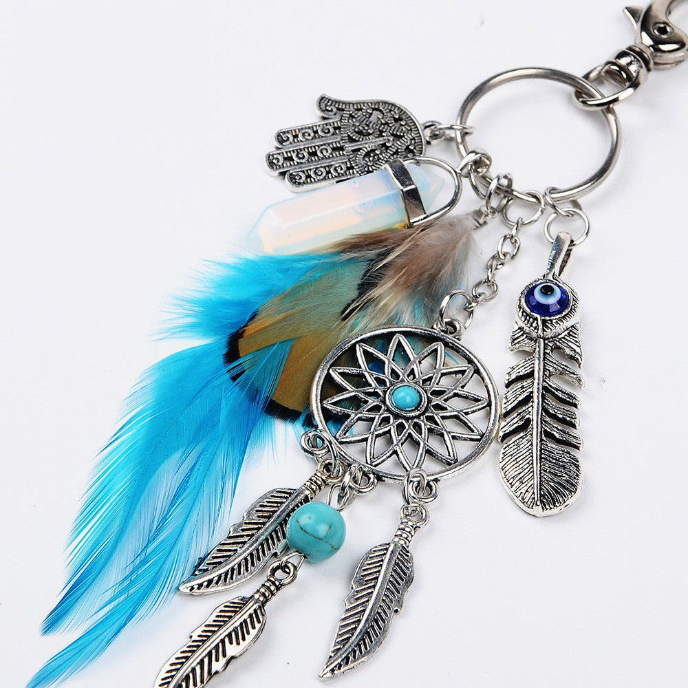 Pendentif porte-clés de voiture bohème attrape-rêves en plume et opale, alliage et métal.