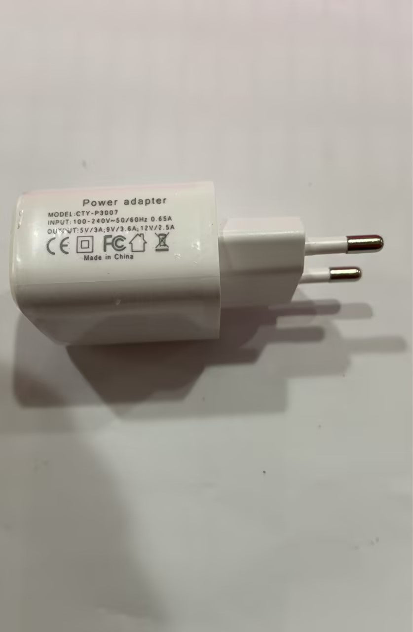 Lampe LED intelligente en forme de G avec enceinte Bluetooth, chargeur sans fil et application pour lampe d'ambiance. Contrôlez votre décoration de chambre.