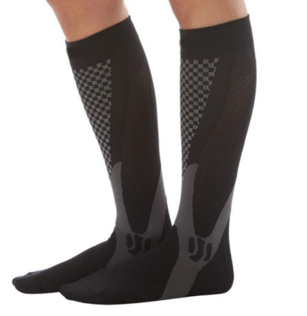 Chaussettes de compression pour hommes et femmes, coupe athlétique graduée optimale, idéales pour la course, les voyages en avion et pour améliorer l'endurance, la circulation et la récupération.