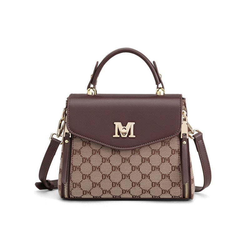 Sac bandoulière tendance au look sophistiqué et haut de gamme