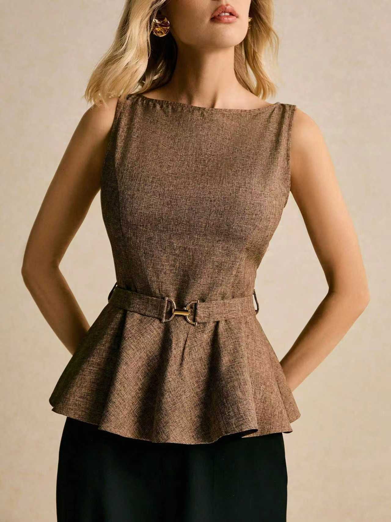 Haut bouffant uni qui met en valeur votre silhouette