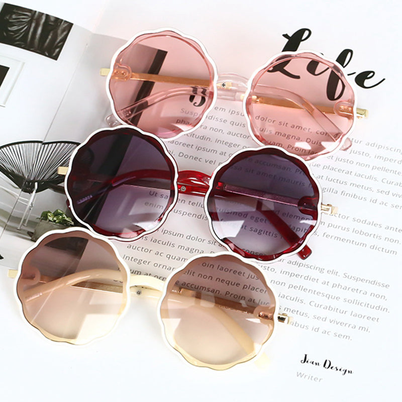 Lunettes de soleil rondes vintage à monture ondulée pour enfants